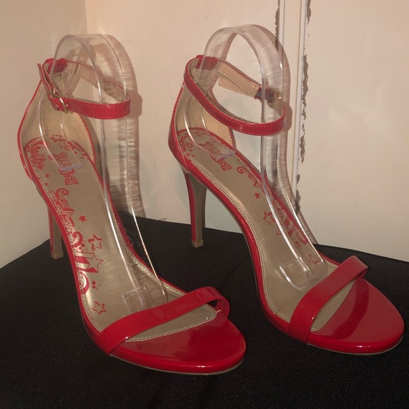 Brash red stiletto heels size 9.5 Wide - Picture 3 of 6